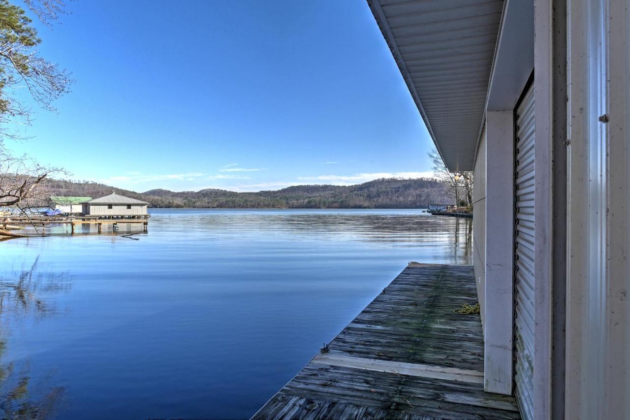 Paradise Cove With Boathouse And Dock Guntersville