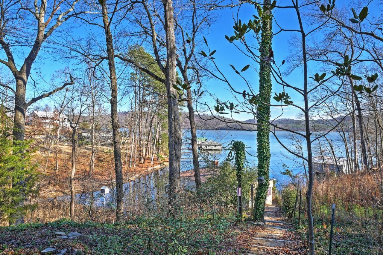 Paradise Cove With Boathouse And Dock