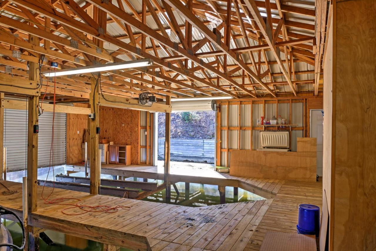 Paradise Cove With Boathouse And Dock *